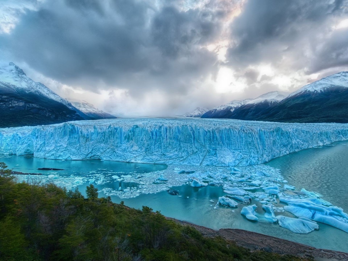 Тающий ледник в Аргентине