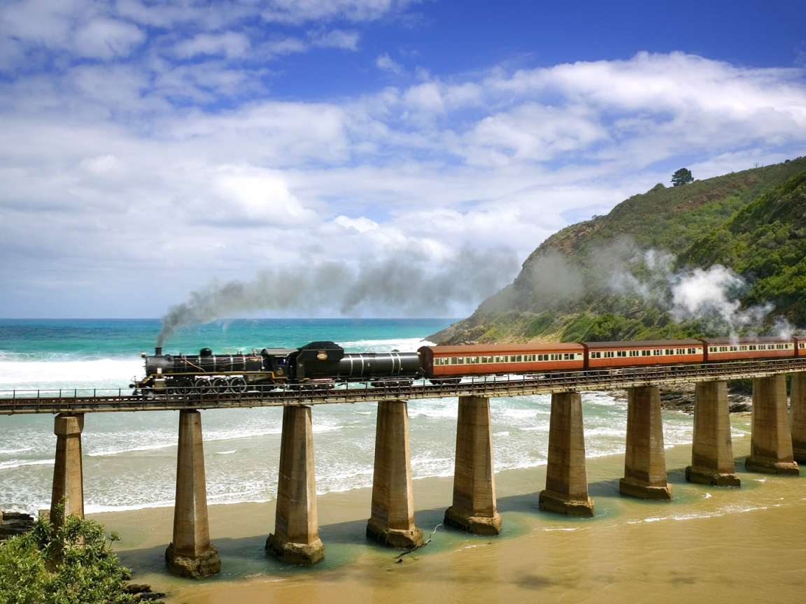 Железнодорожный мост у моря