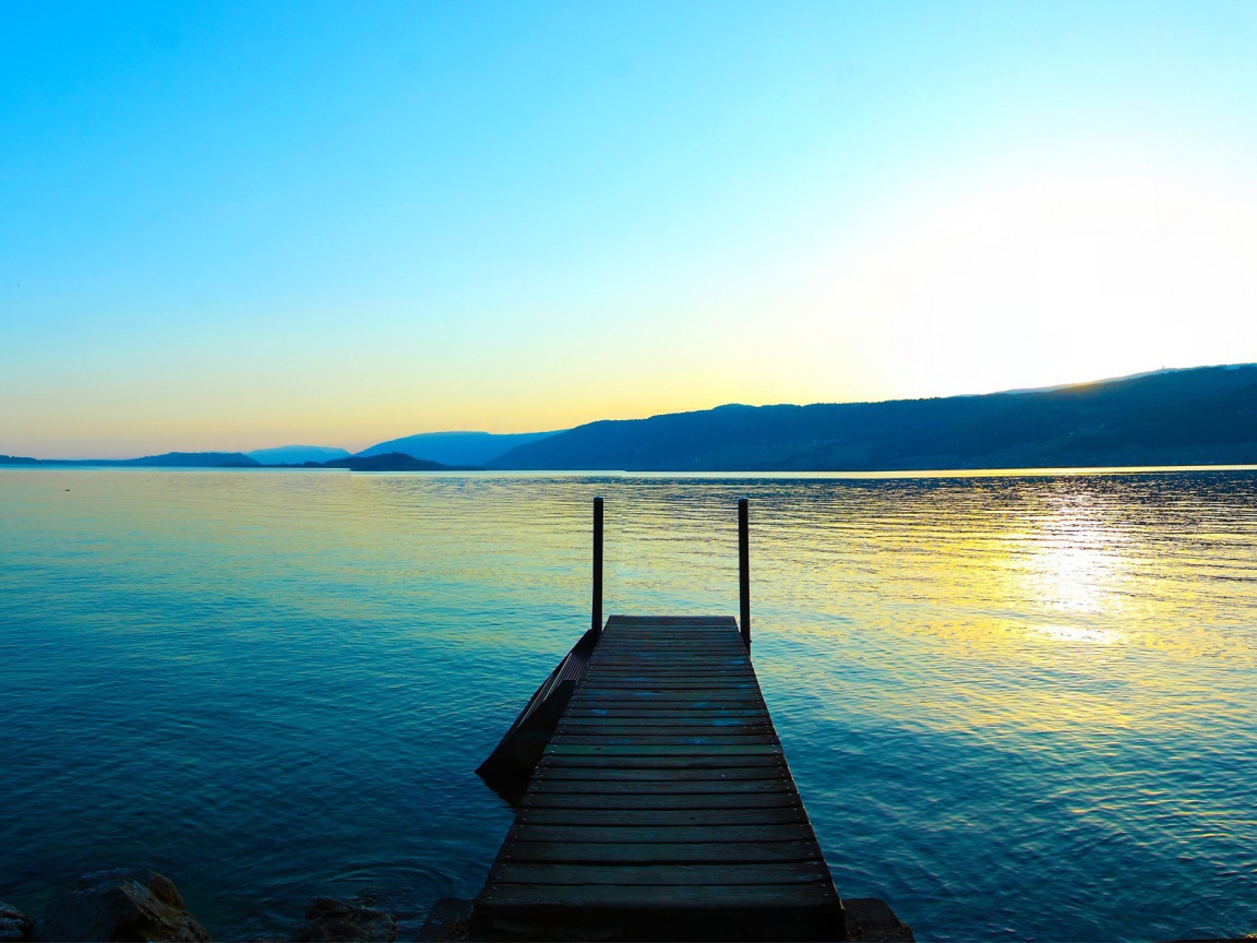 Причал на озере