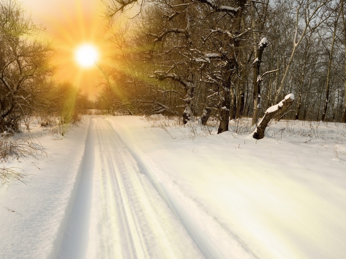 Закат на зимней дороге