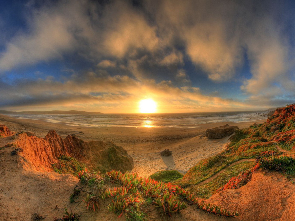 Закат над морем