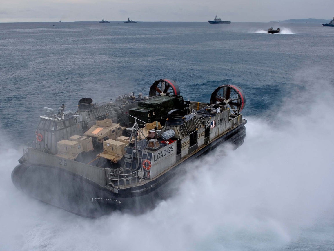 Катер на воздушной подушке