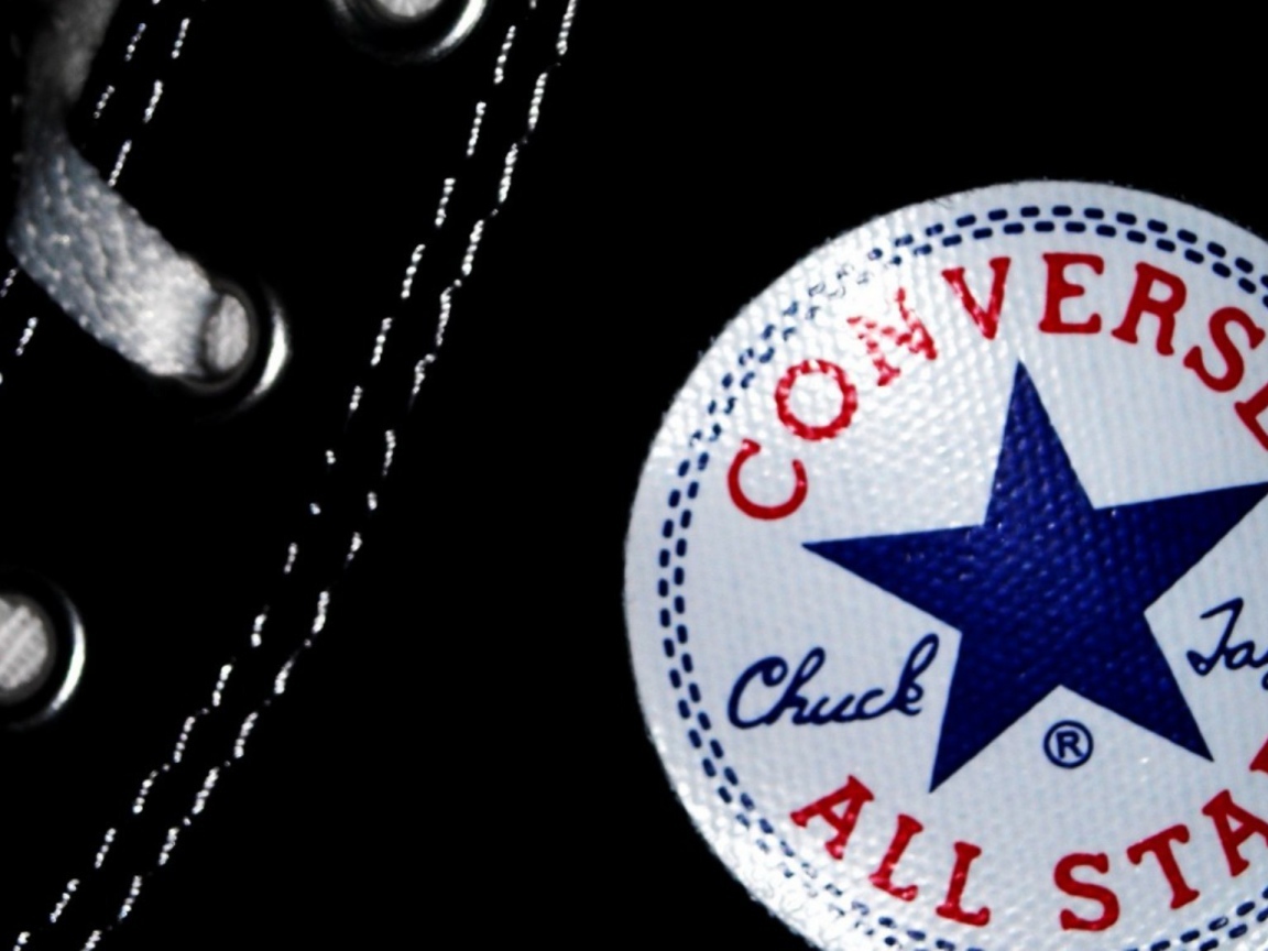 Фирменные кеды с логотипом