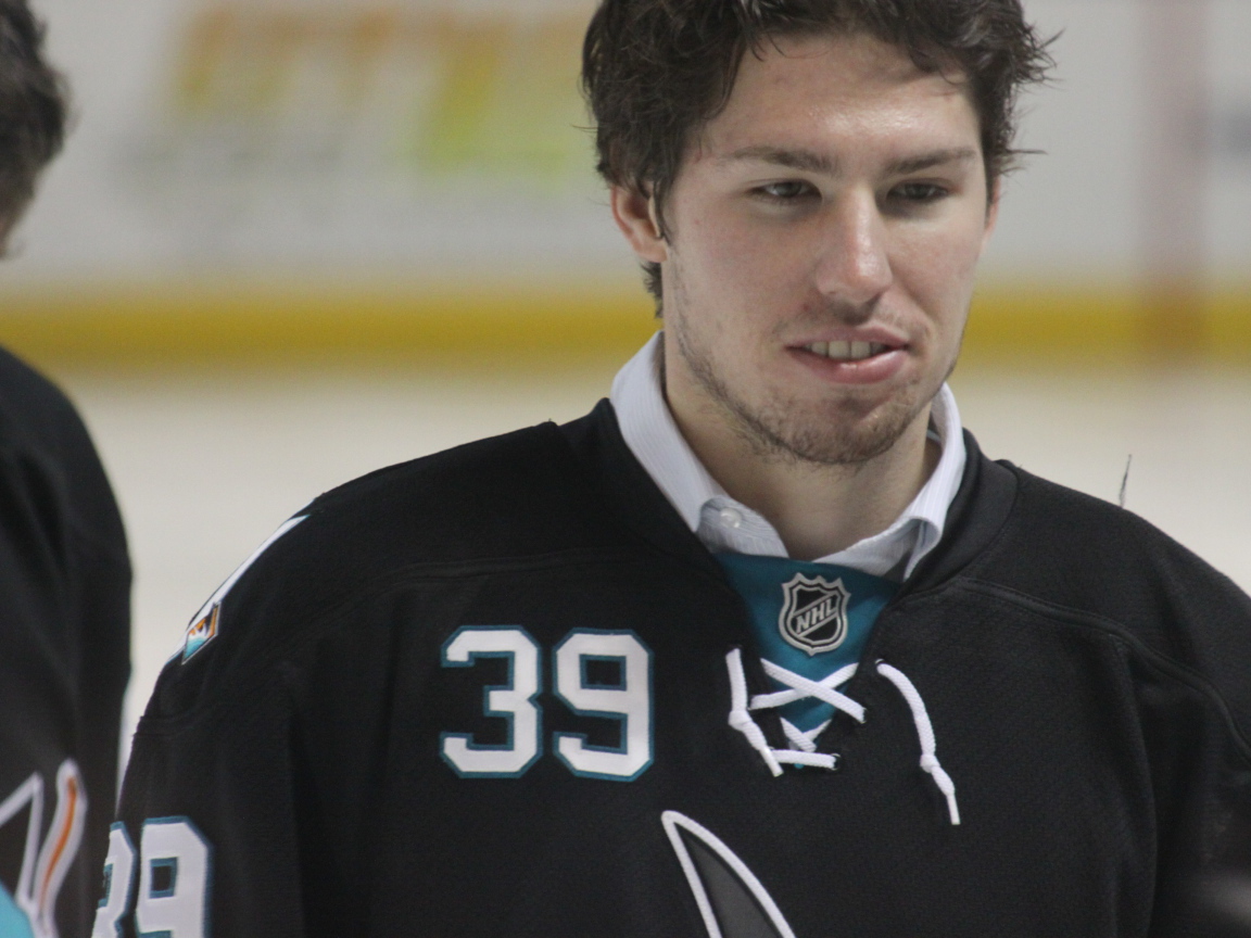 Хоккеист Сан-Хосе Логан Кутюр
