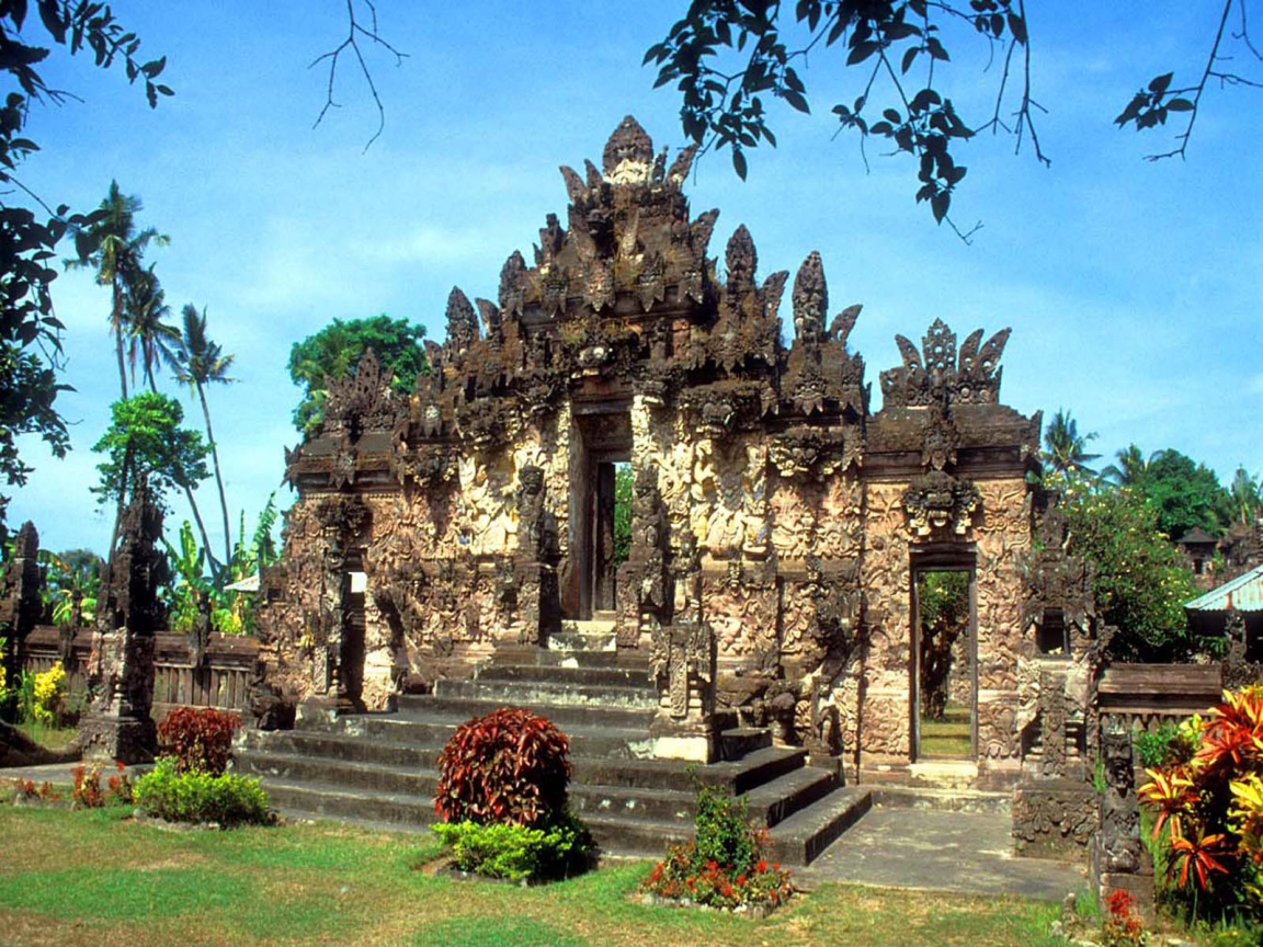 Древний храм на Бали