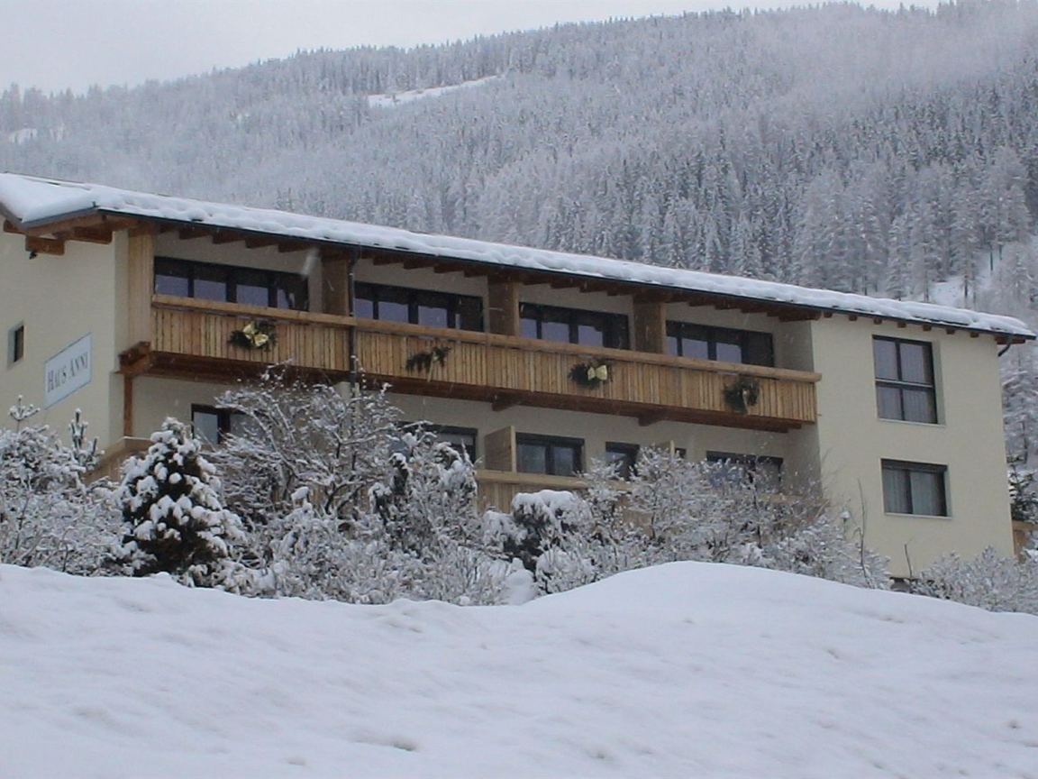 Дом на фоне гор на горнолыжном курорте Бад Кляйнкирххайм, Австрия