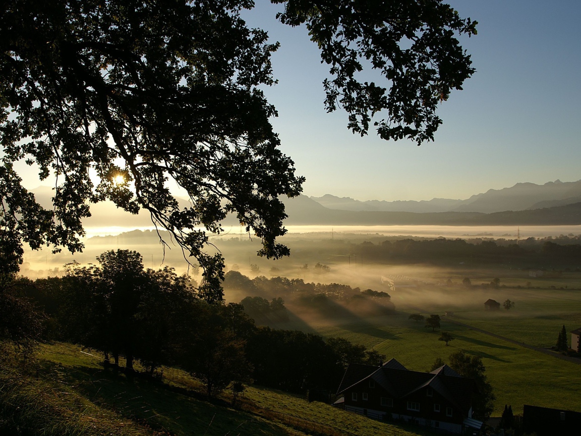 Утренний туман на курорте Лиенц, Австрия