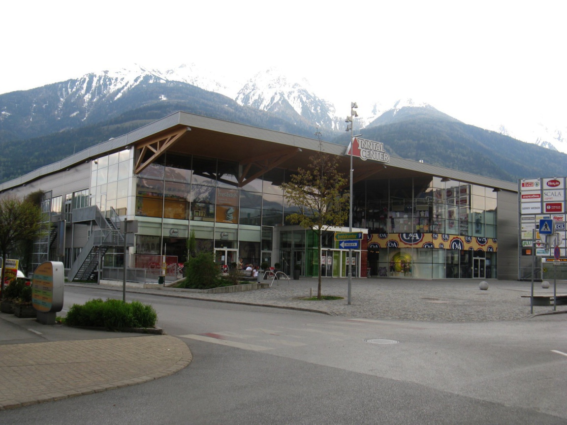 Торговый центр на курорте Тельфс-Бюхен, Австрия