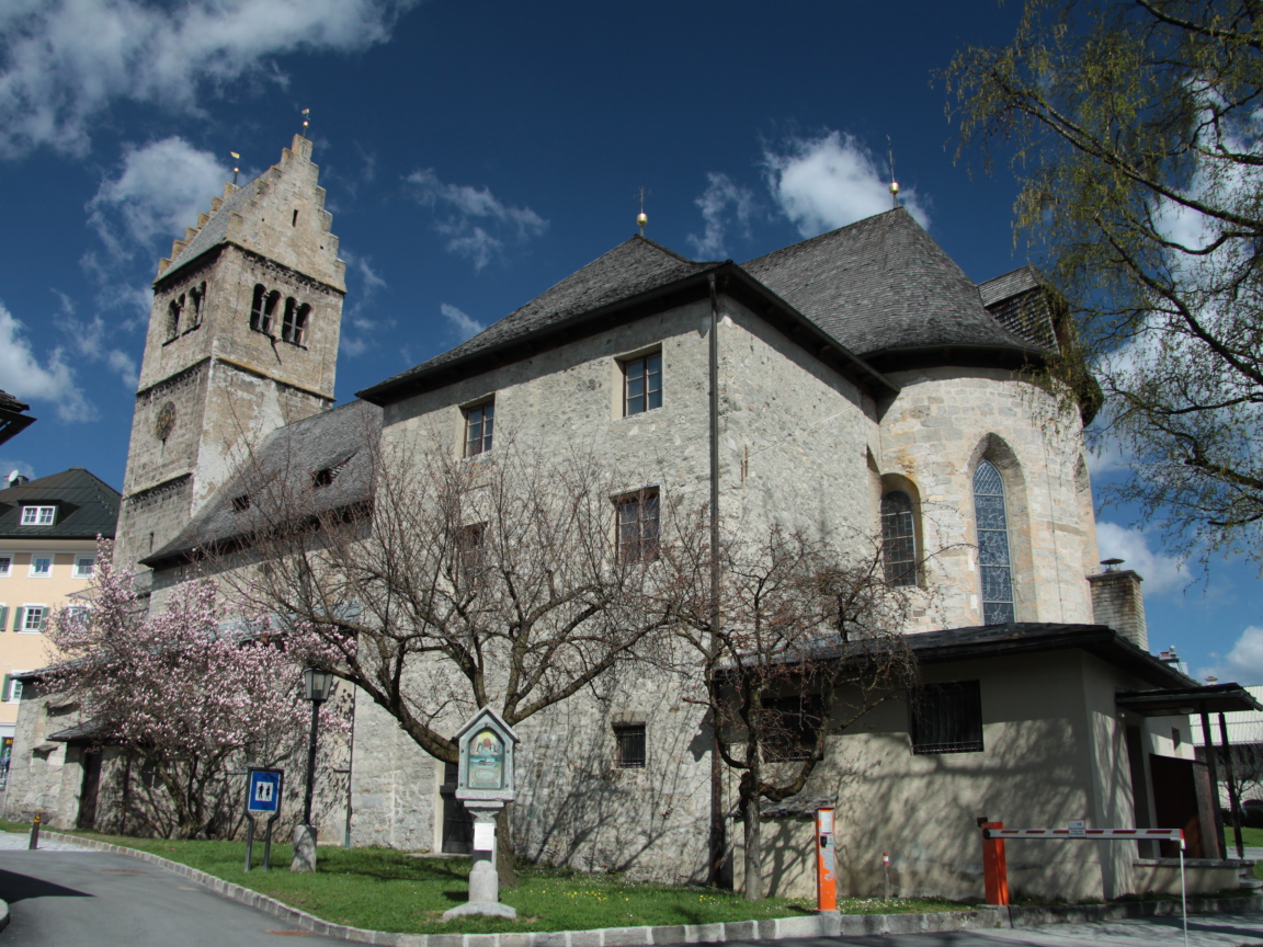 Старинная церковь на курорте Цель-ам-Зее, Австрия