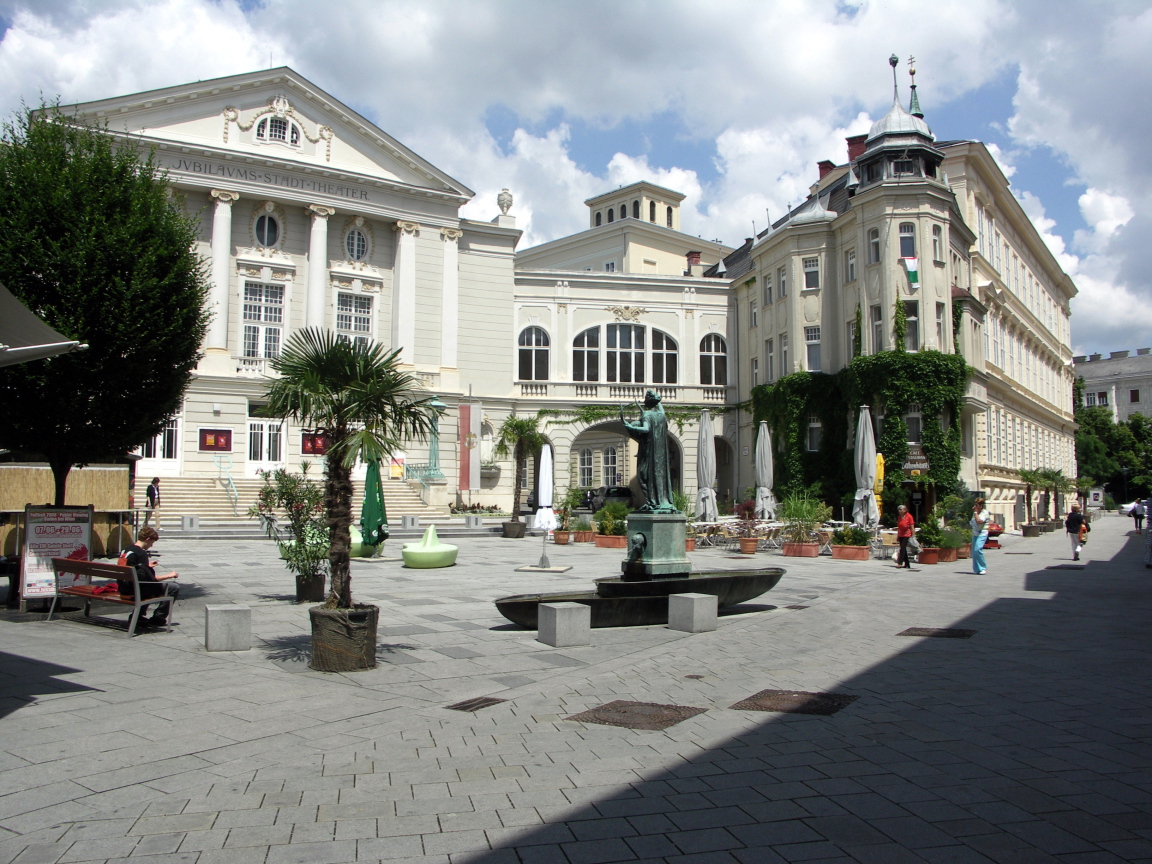 Городская площадь на курорте Баден, Австрия