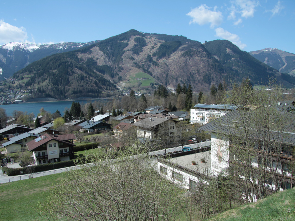 Городские здания на курорте Цель-ам-Зее, Австрия