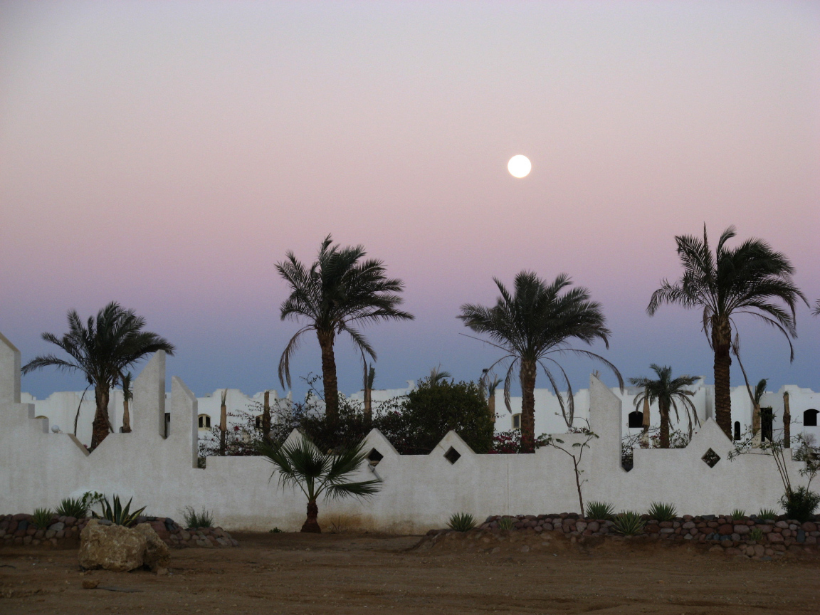 Постройки у побережья на курорте Шарм эль Шейх, Египет