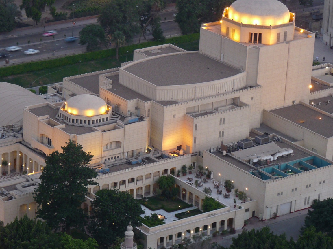 Здание оперы в Каире