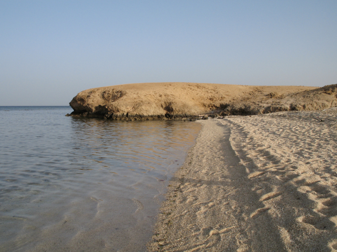 Песчаный берег на курорте Марса Алам, Египет