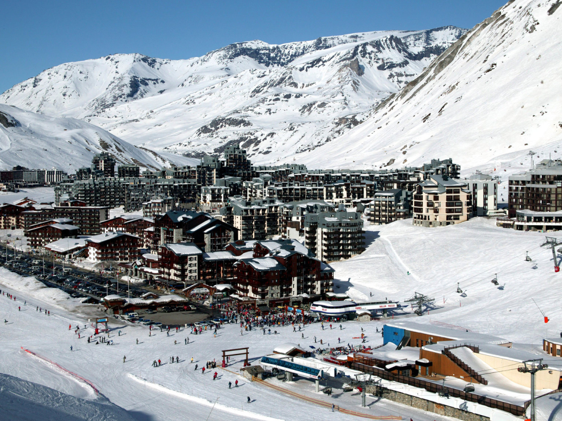 Город на горнолыжном курорте Тинь, Франция