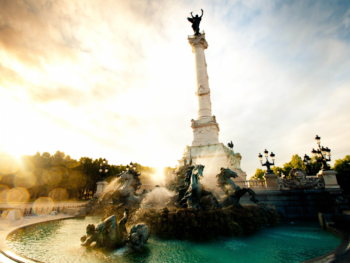 Колонна в Бордо, Франция