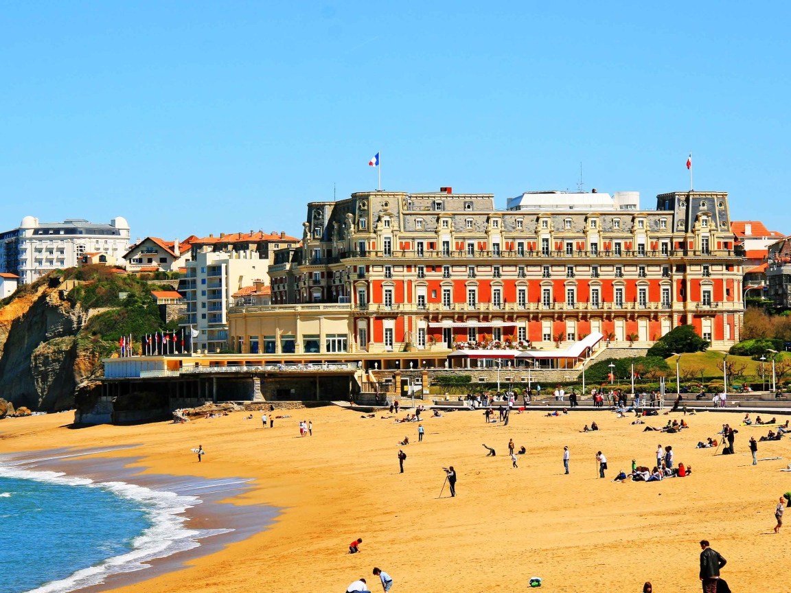 Золотой пляж на курорте Биарриц, Франция