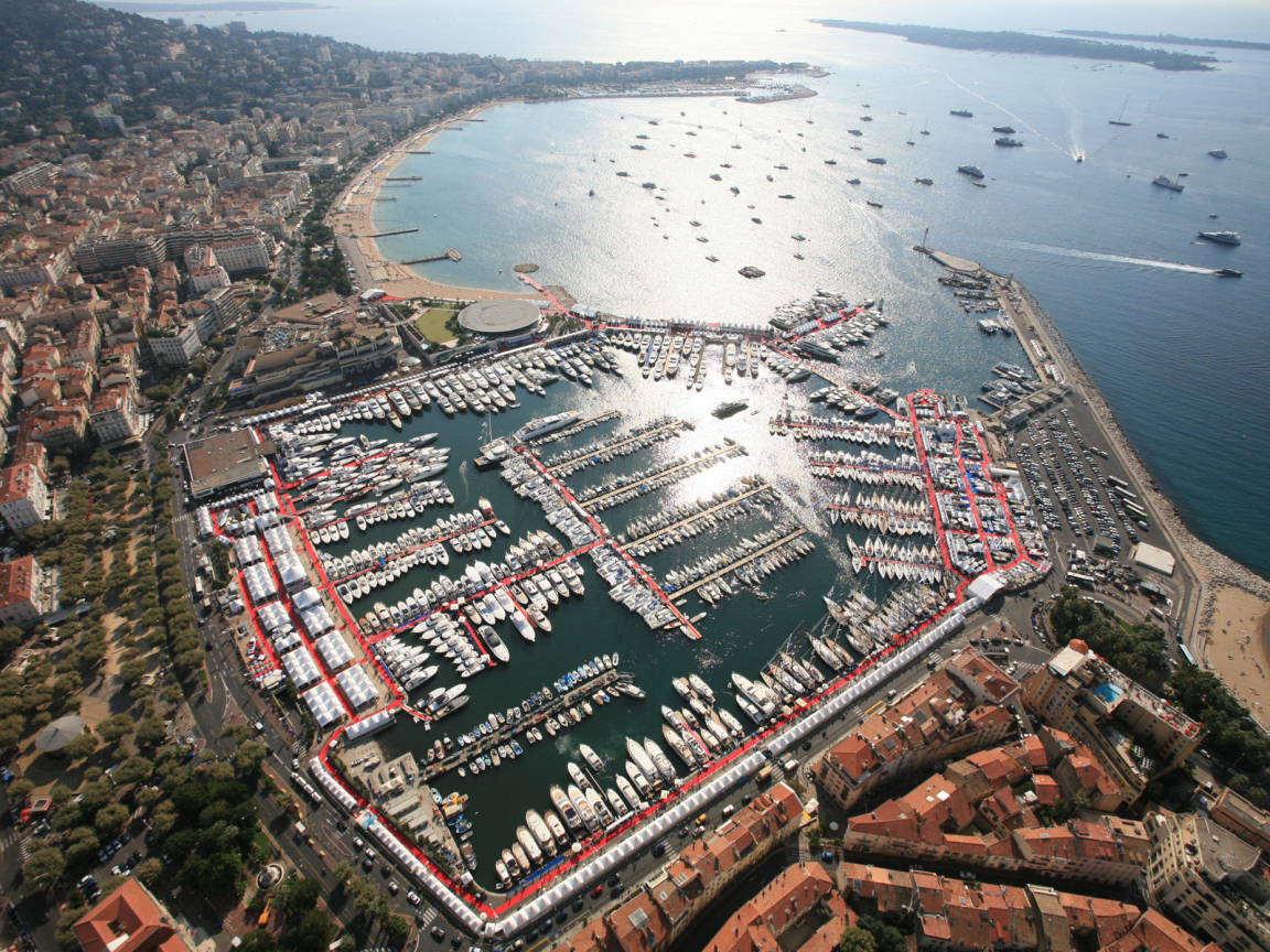 Панорама города в Каннах, Франция