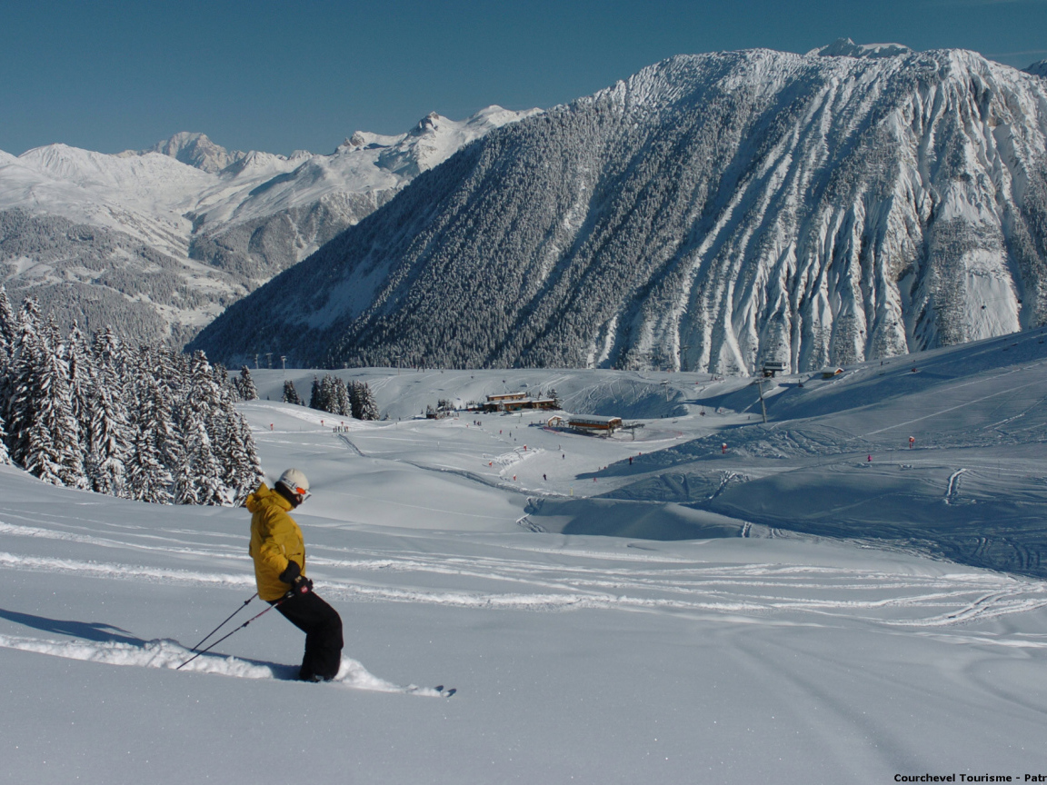 Катание на лыжах на горнолыжном курорте Куршевель, Франция