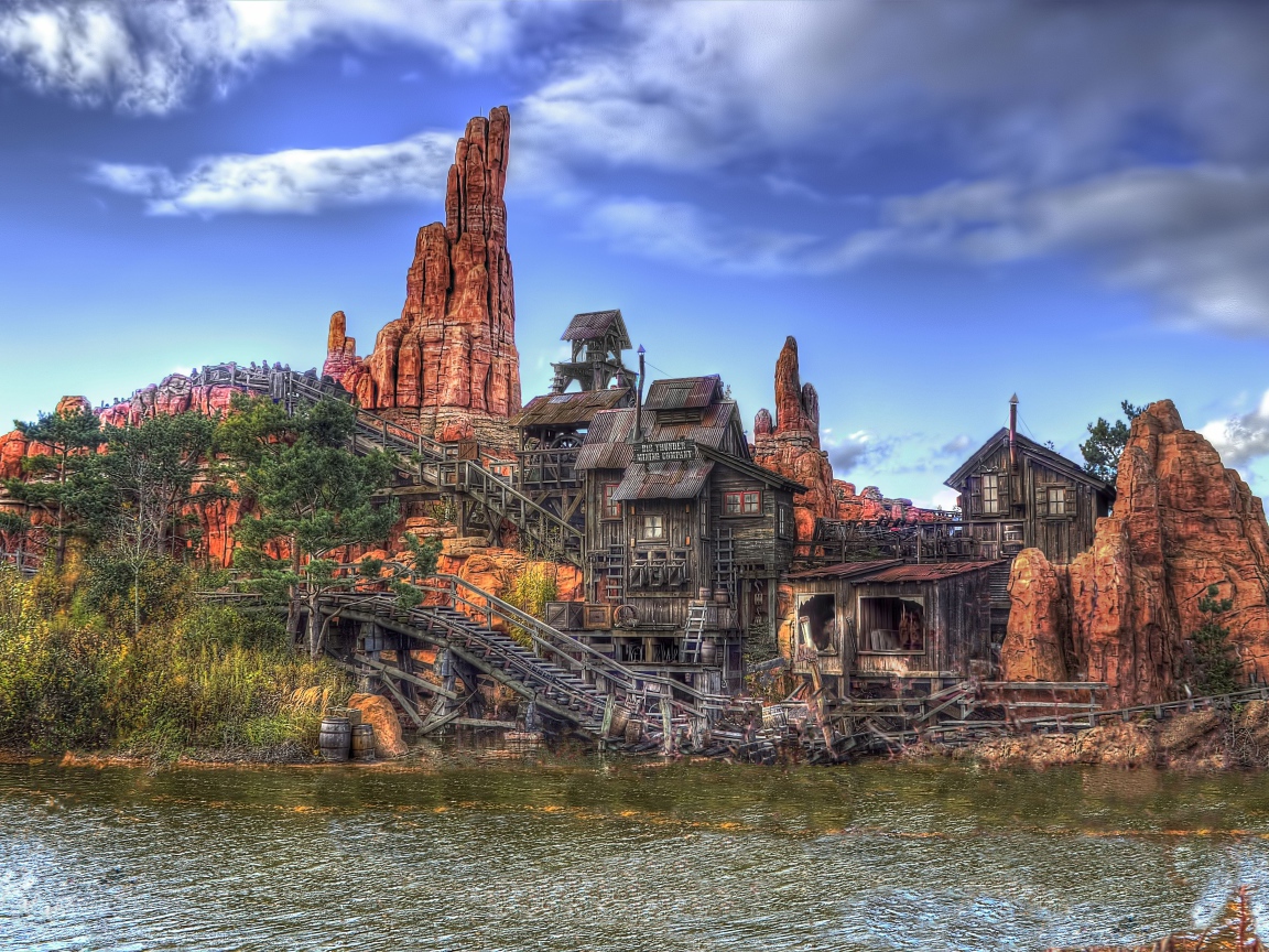 Горы Грома в Диснейленде, Франция