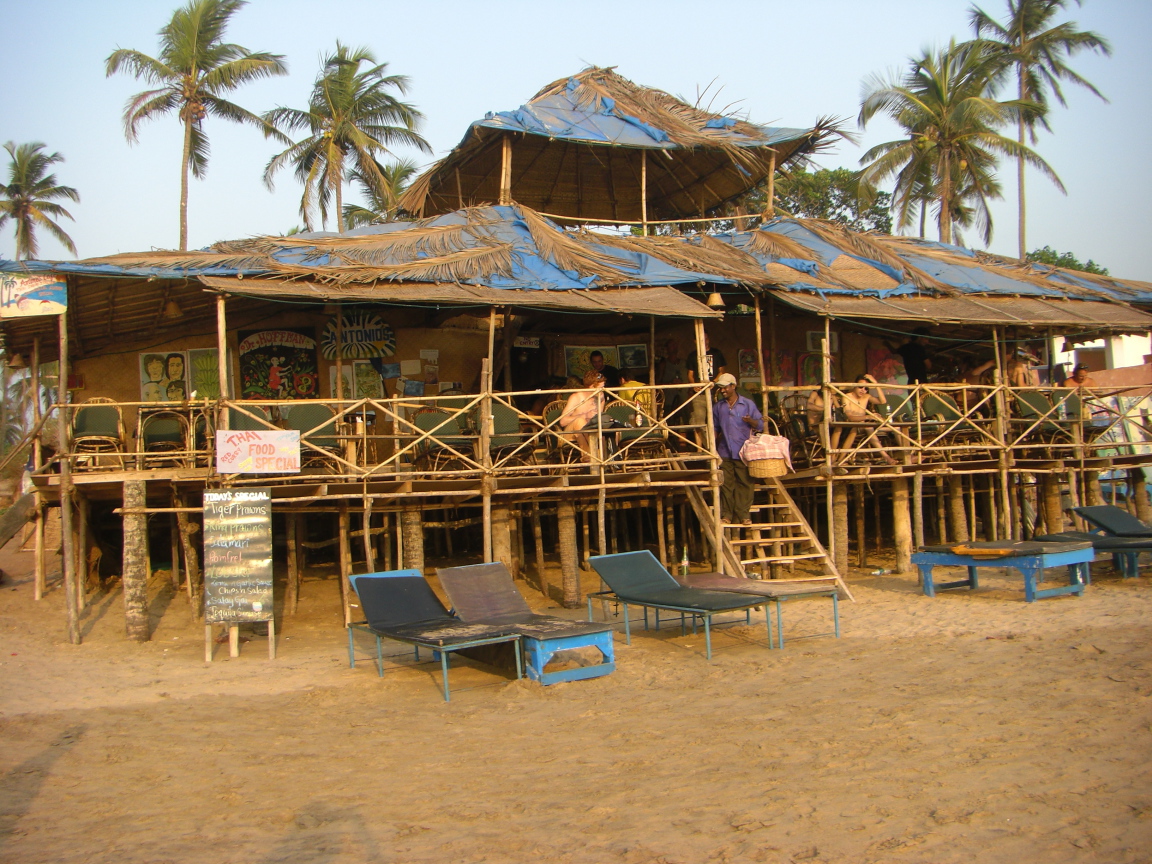 Пляжные домики в Анджуне