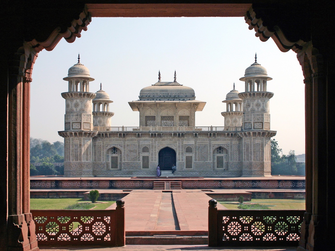 Памятник Итимад-Уд-Даула в Агре