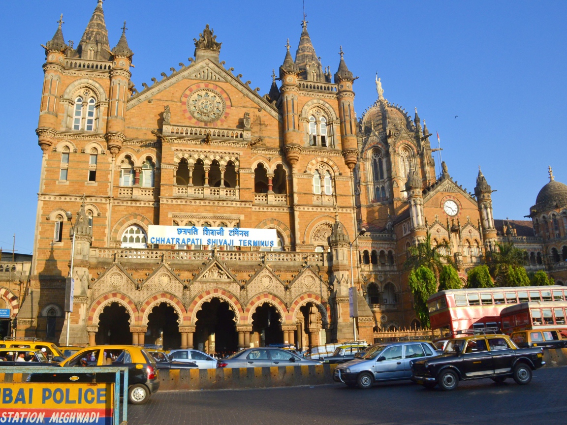 Уличная суета в Мумбай