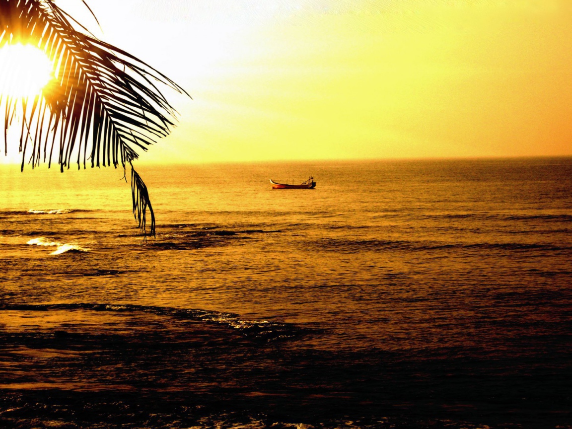 Закат на пляже в Гоа