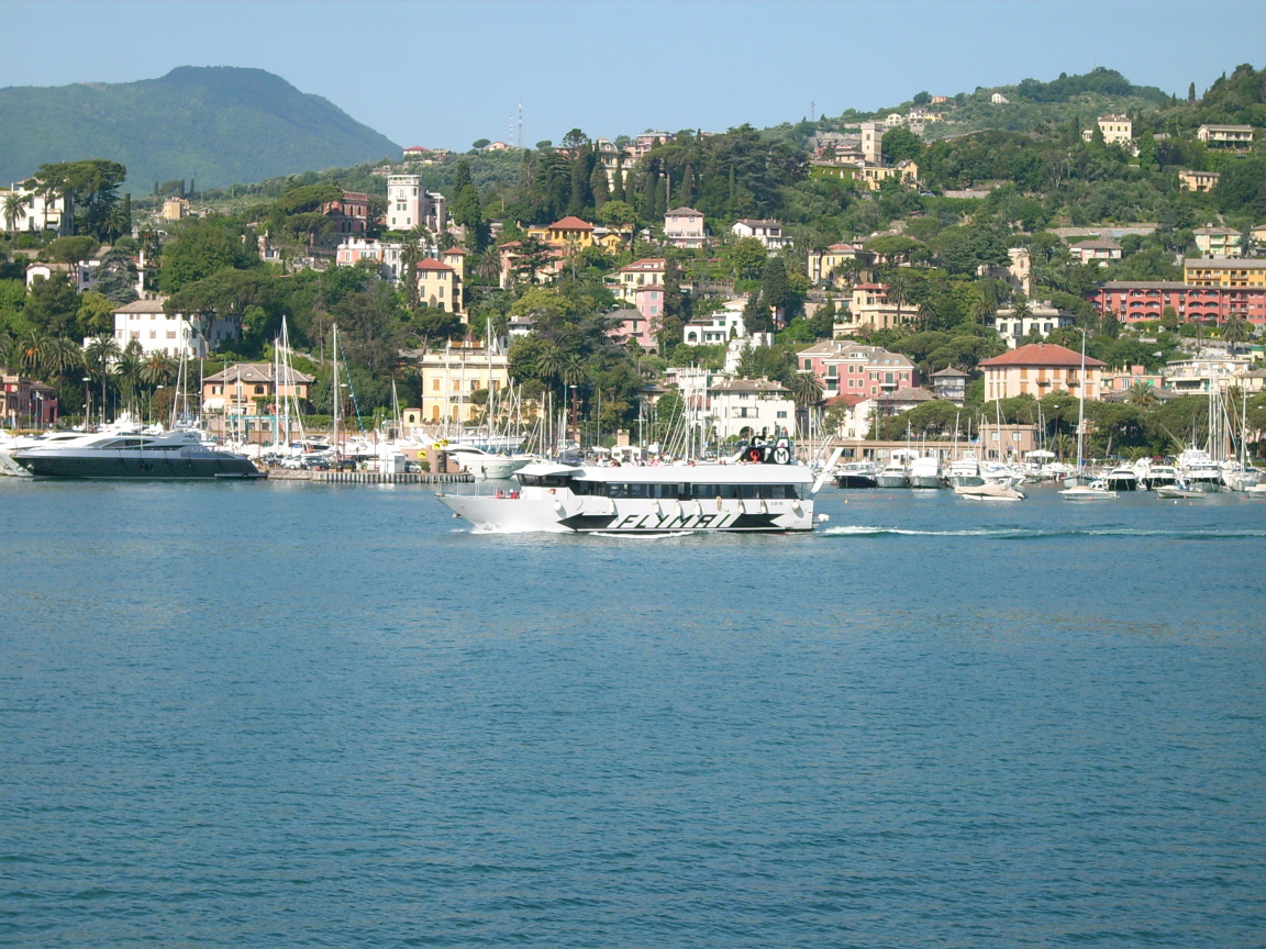 Залив на курорте Рапалло, Италия