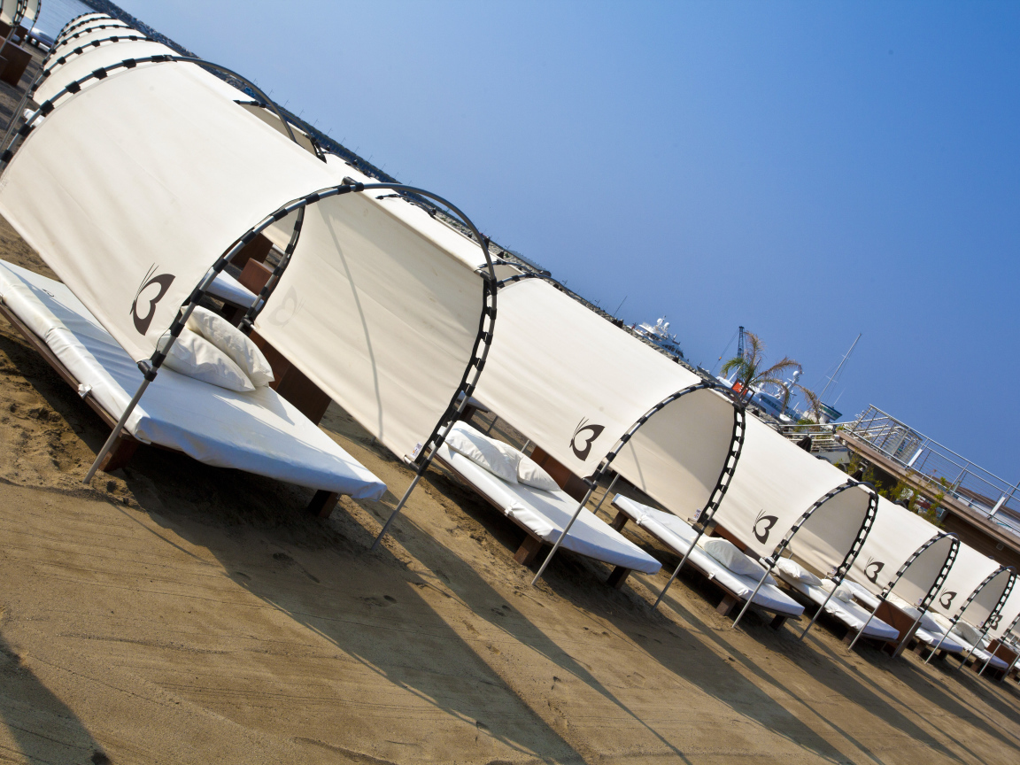 Пляж в Лоано, Италия