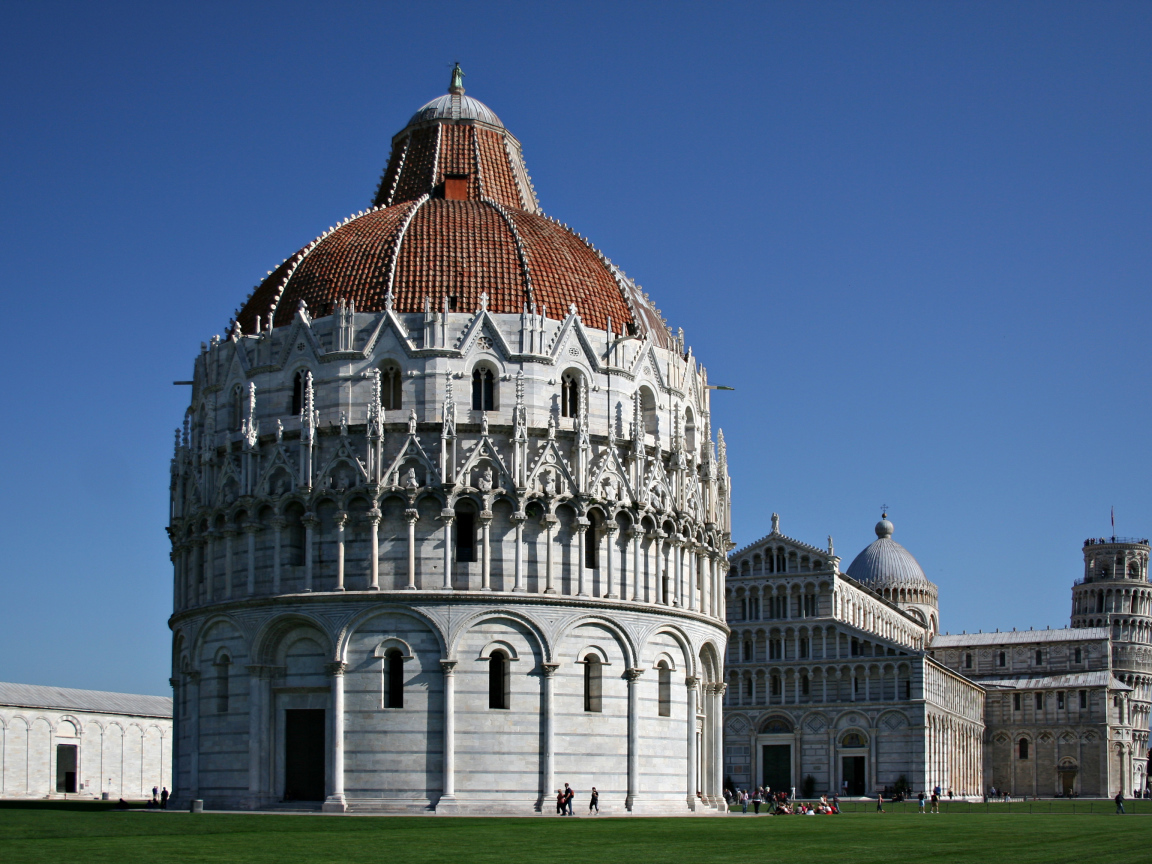 Кампо деи Мираколи в Пизе, Италия
