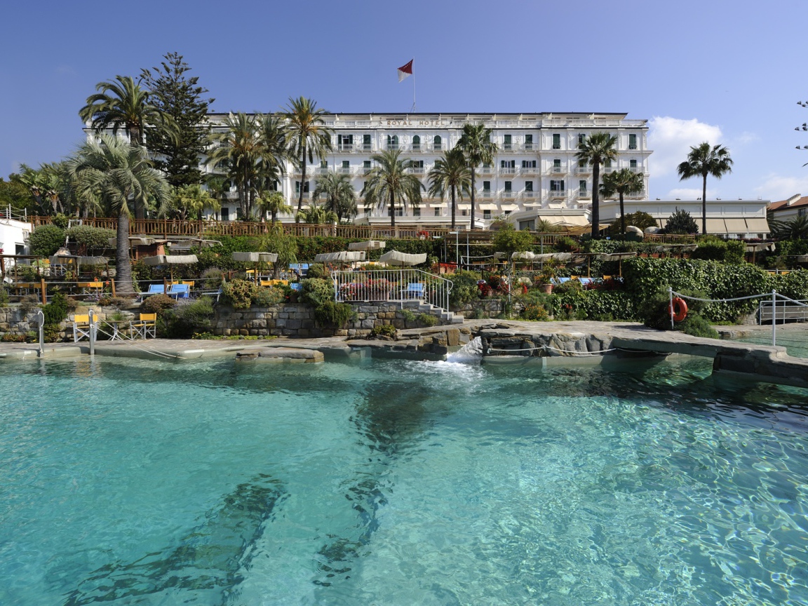 Гостиница на побережье в Сан Ремо, Италия