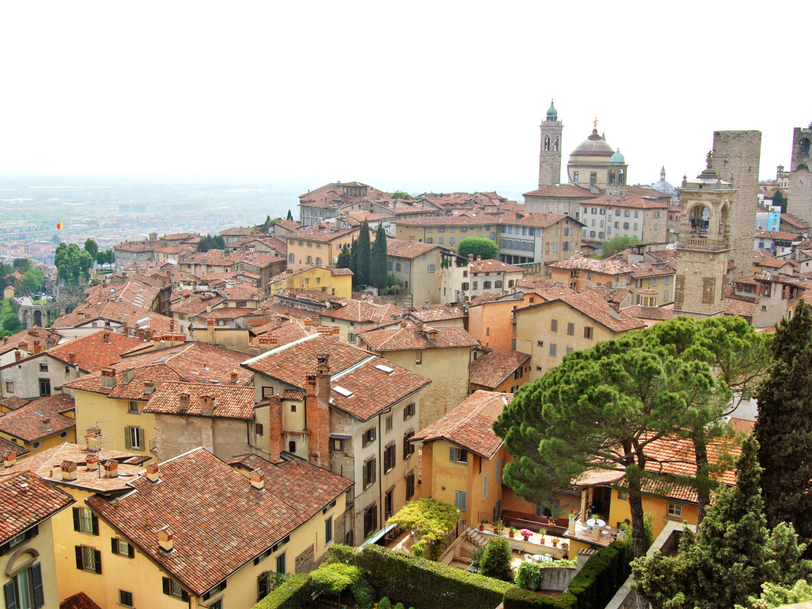 Дома на горе в Бергамо, Италия