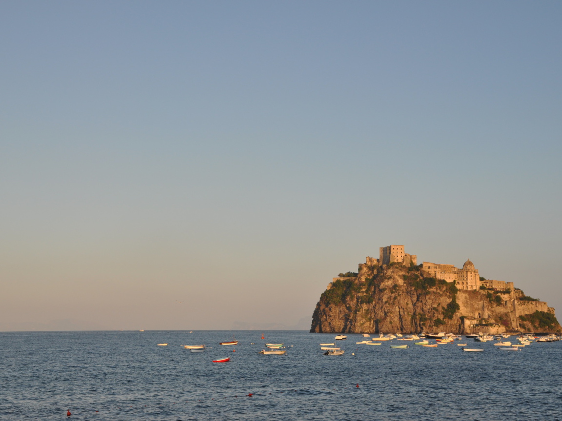 Жемчужина в море остров Искья, Италия