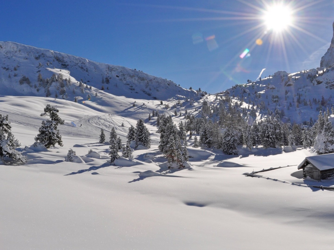 Лыжная трасса на горнолыжном курорте Сельва, Италия