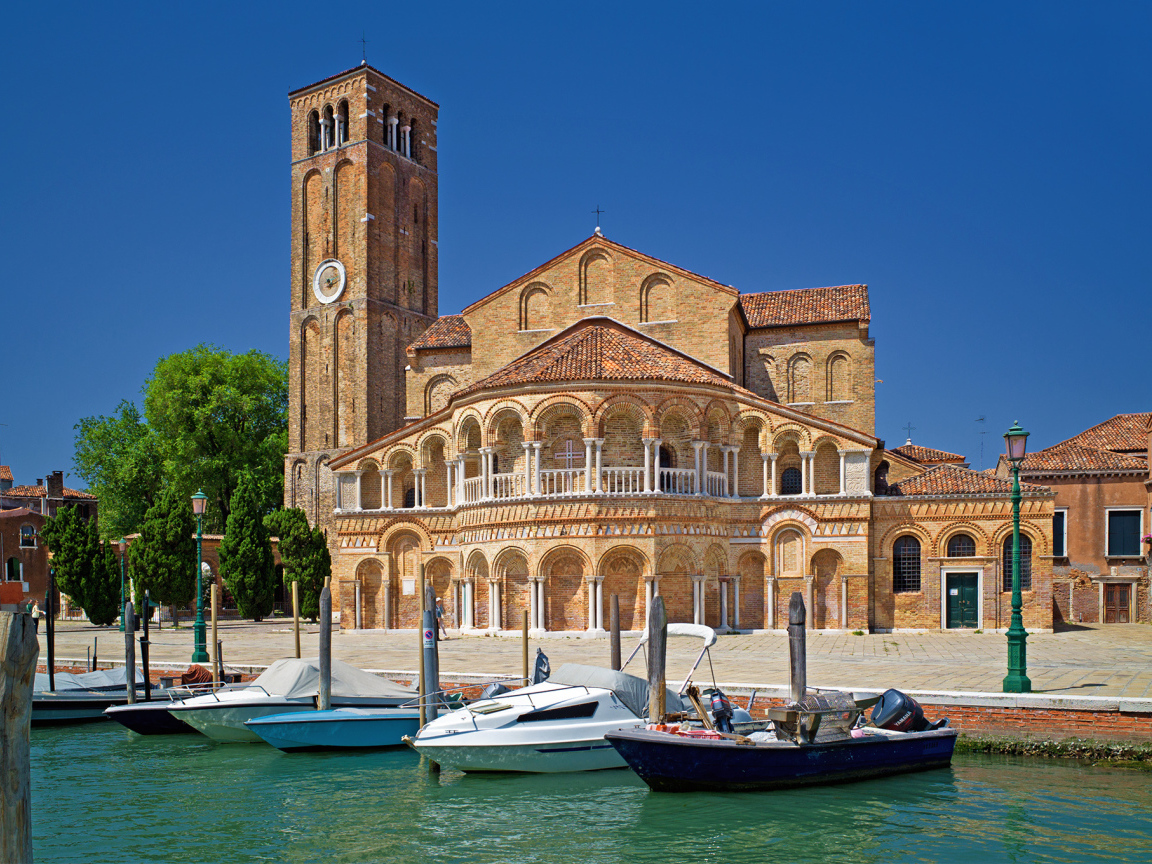 Базилика святой Марии на острове Мурано, Италия