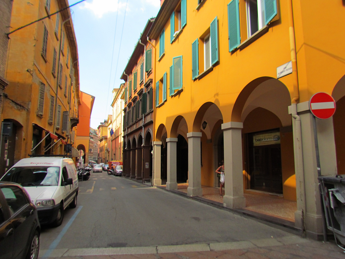 Прогулка по улицам на курорте в Монтекатини Терме, Италия