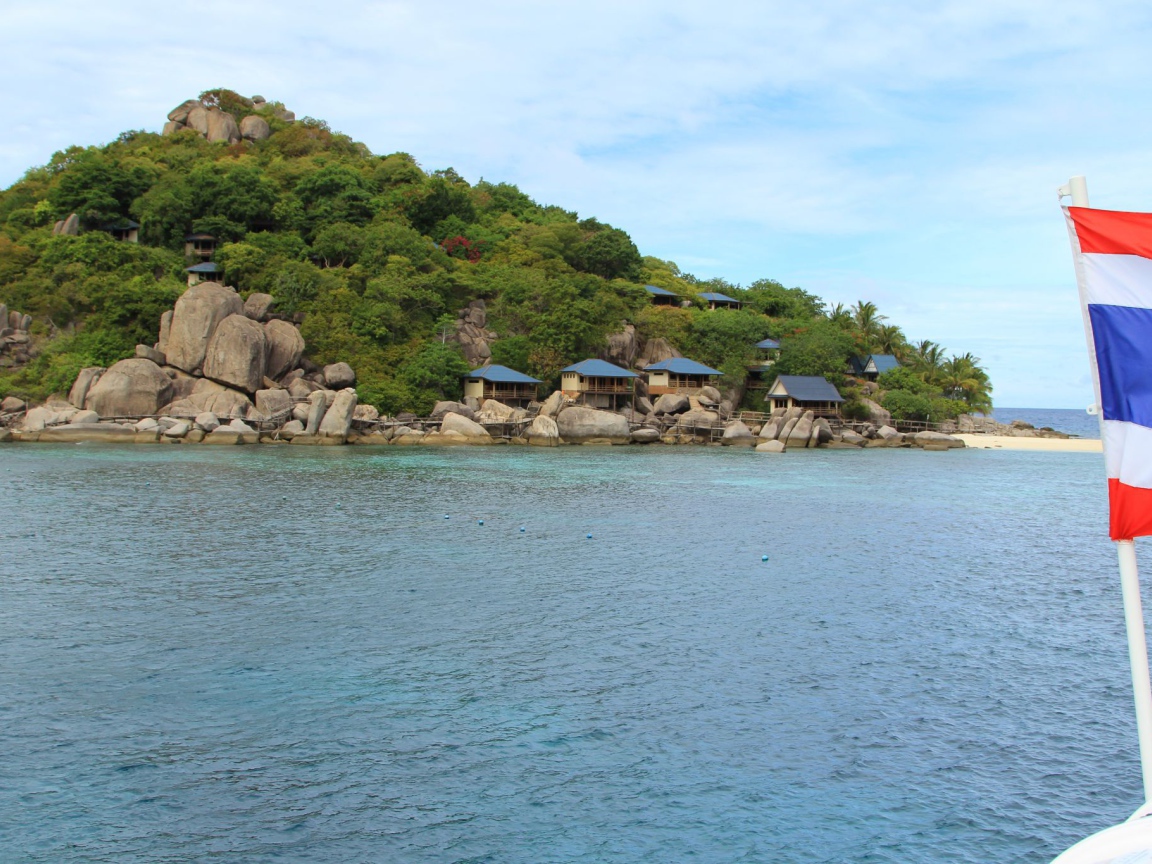 Дома на камнях на острове Тао, Таиланд