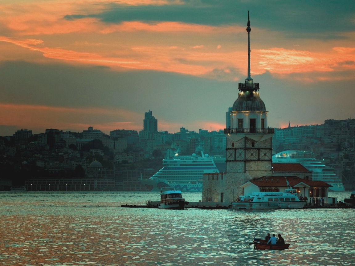 Пасмурный вечер в Стамбуле
