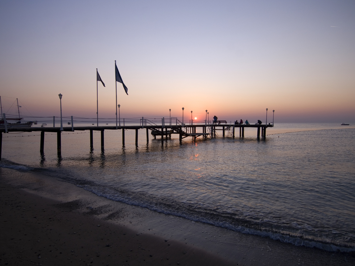 Закат солнца на курорте Кушадасы, Турция