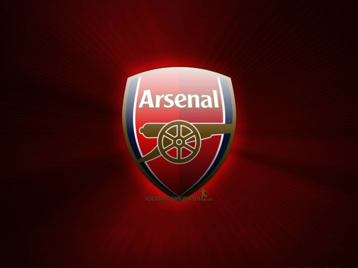 Арсенал на красном фоне