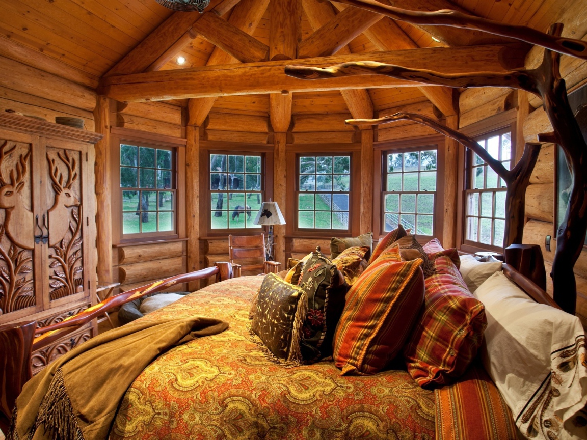 Спальня в деревянном доме