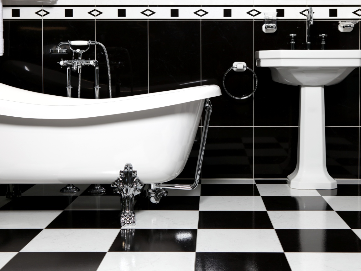 Черно белое оформление ванной
