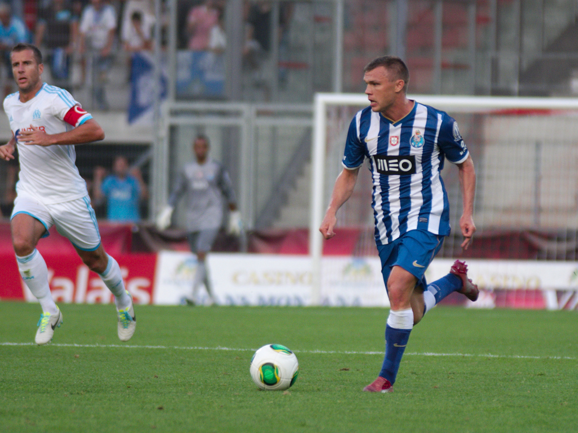 Полузащитник Порту Марат Измайлов