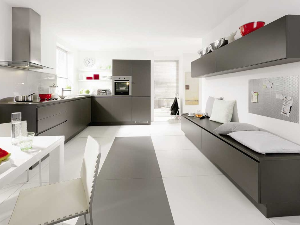 Строгие линии в дизайне кухни
