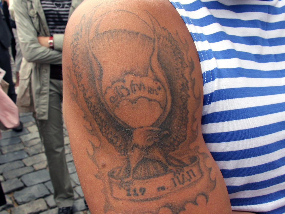 Тату у десантника