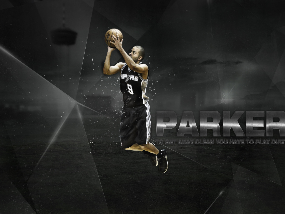 Тони Паркер забрасывает мяч в корзину
