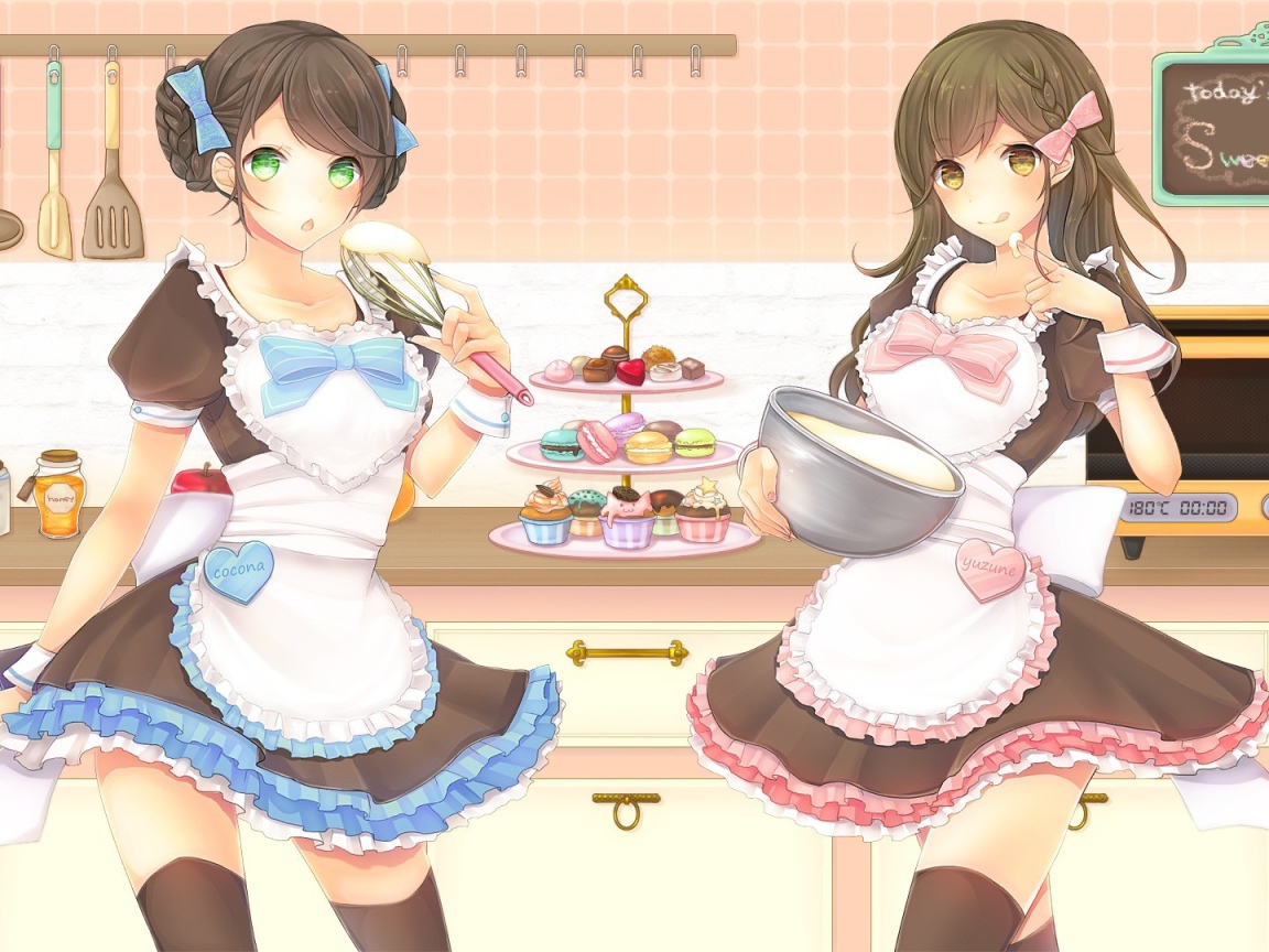 Девушки аниме пекут торт на кухне