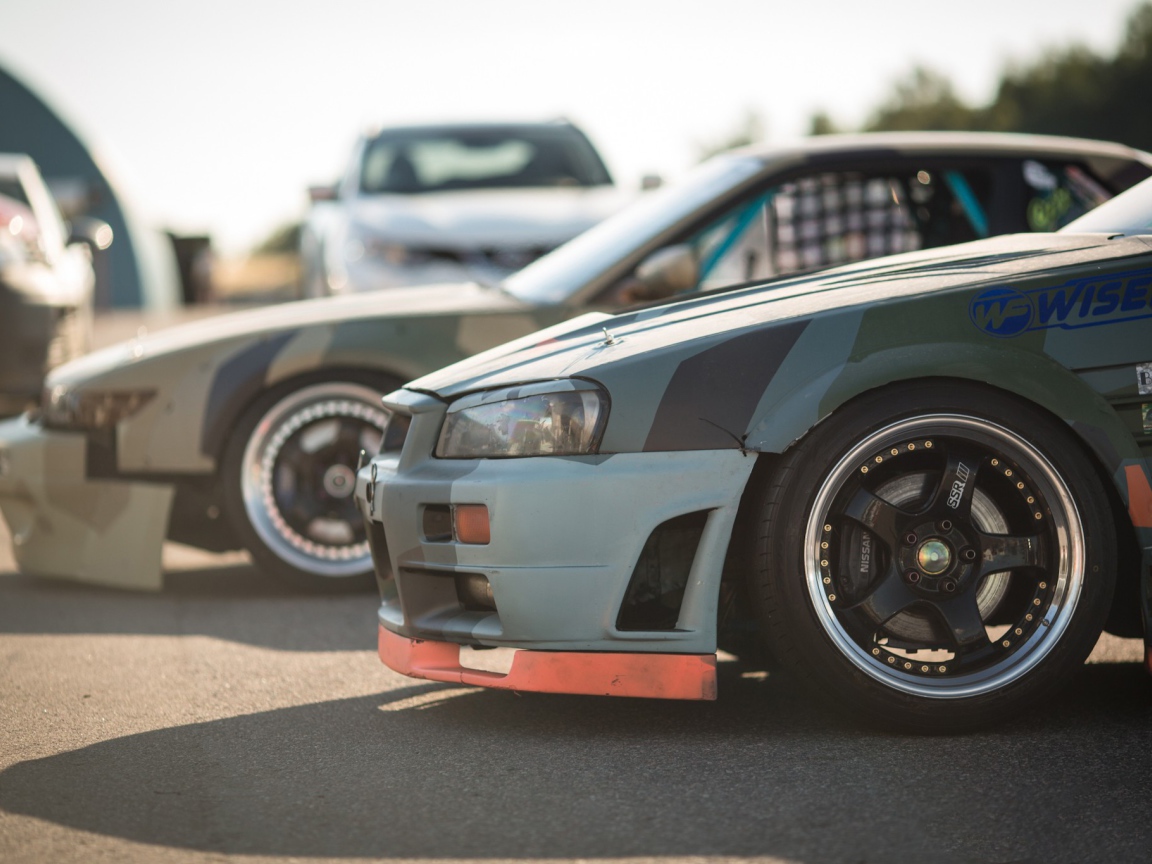 Автомобили на уличных гонках