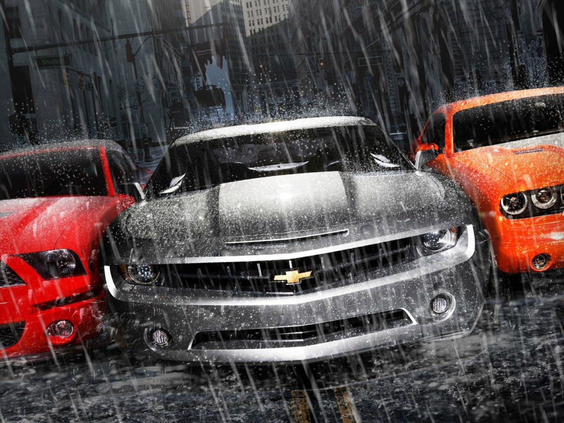 Мощные автомобили под дождем